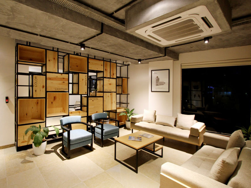 ac unit in apartment ceiling