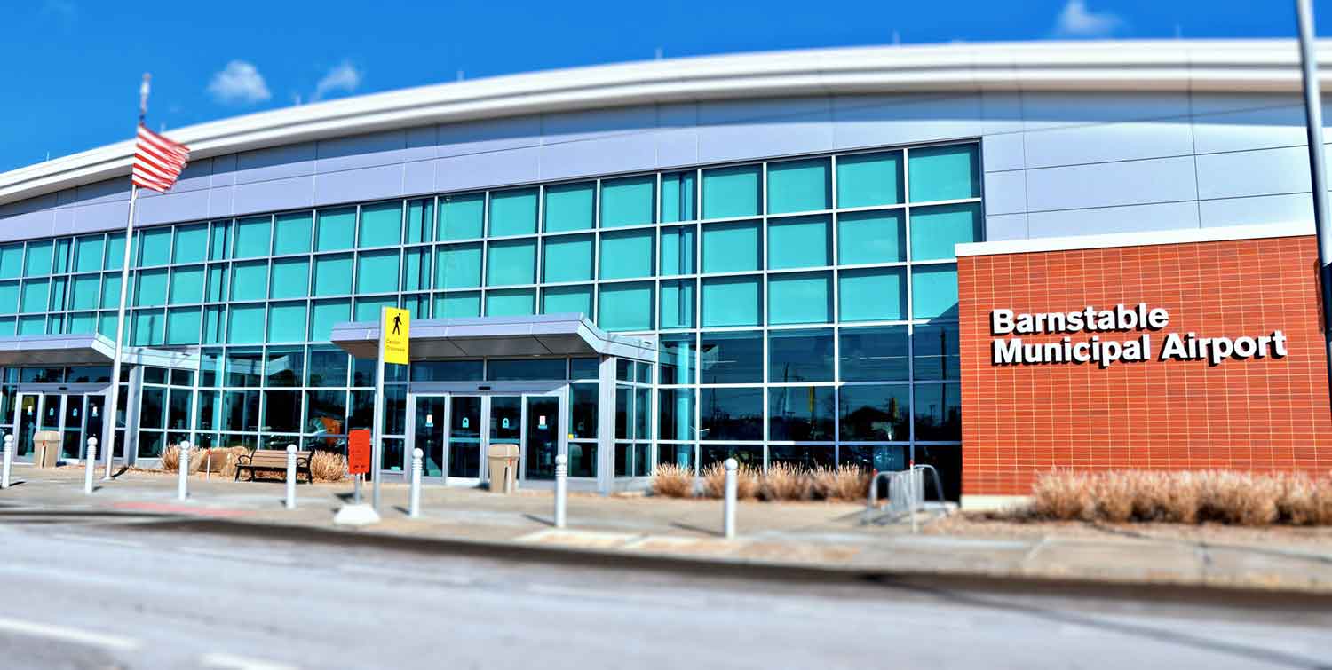 photo of barnstable municipal airport 